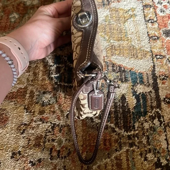 Coach wristlet - Picture 2 of 3